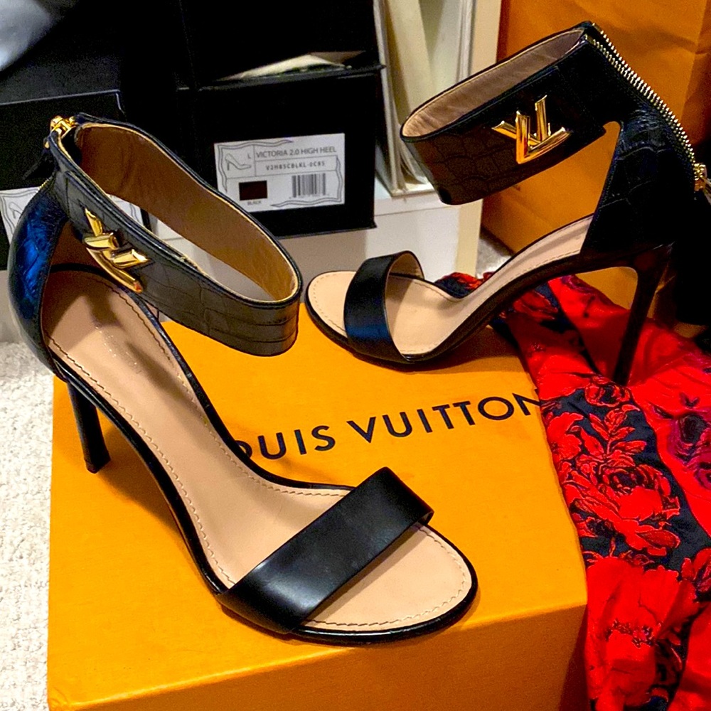 Gorgeous size 40 Louis Vuitton heels worn once to Tryon never worn outside